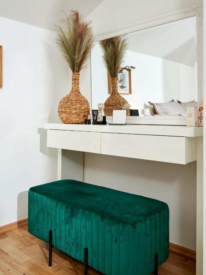 Modern & Spacious Rooftop Apartment With Natual Sunlight Split Eksteriør billede