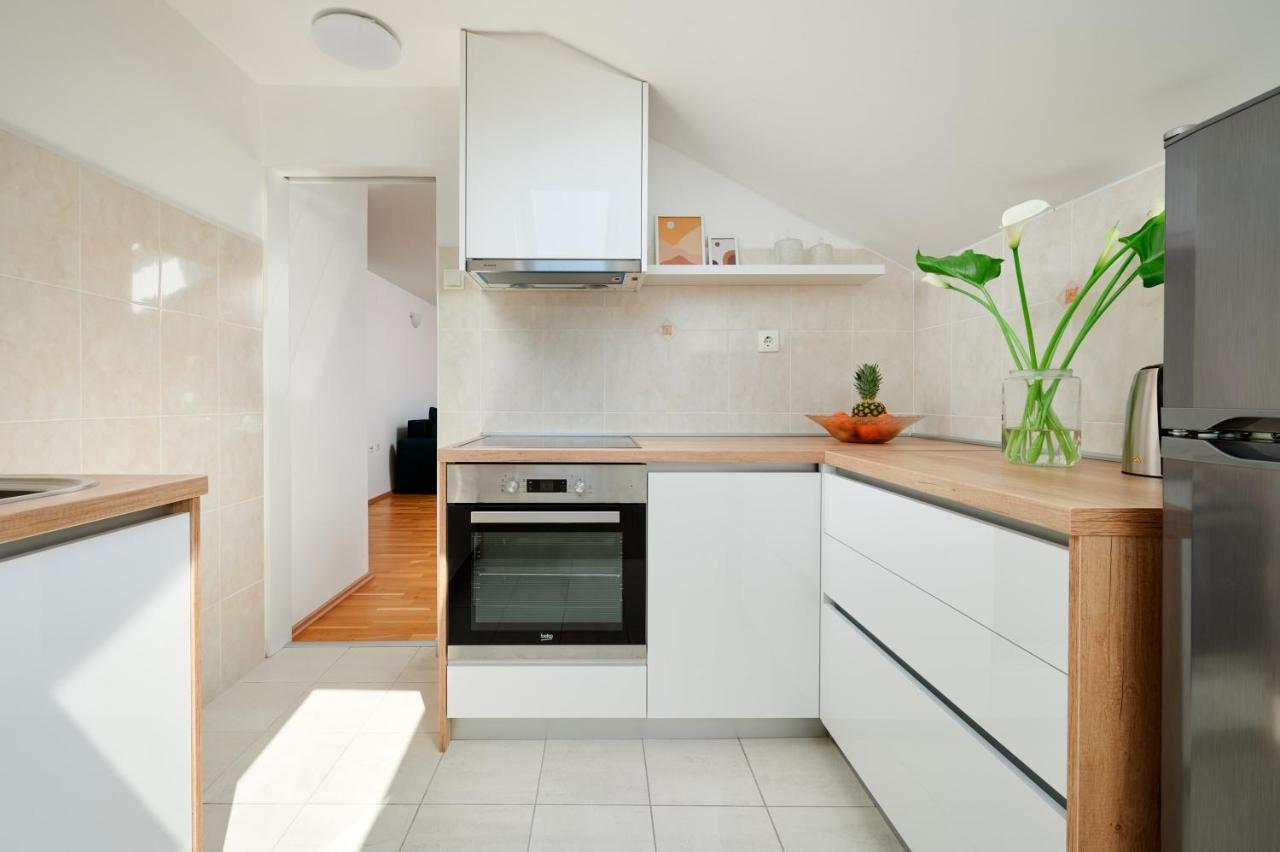Modern & Spacious Rooftop Apartment With Natual Sunlight Split Eksteriør billede