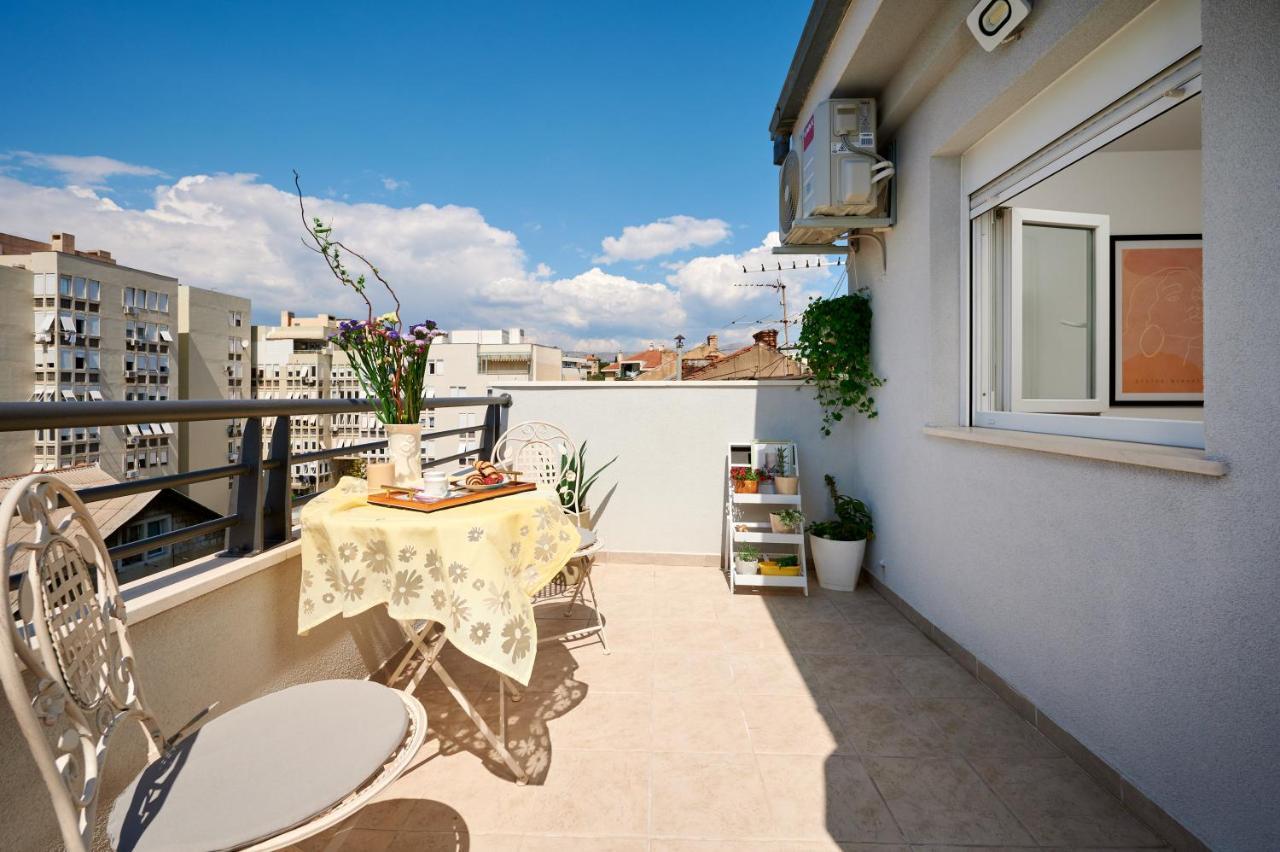 Modern & Spacious Rooftop Apartment With Natual Sunlight Split Eksteriør billede