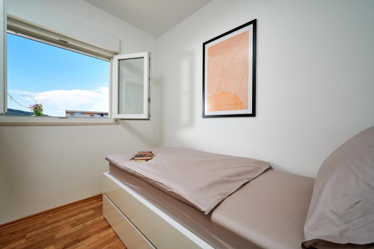 Modern & Spacious Rooftop Apartment With Natual Sunlight Split Eksteriør billede